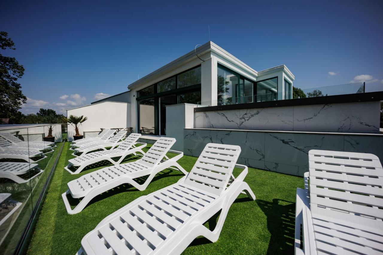 Villa Bauhaus Wellness Apartman 102 希欧福克 外观 照片