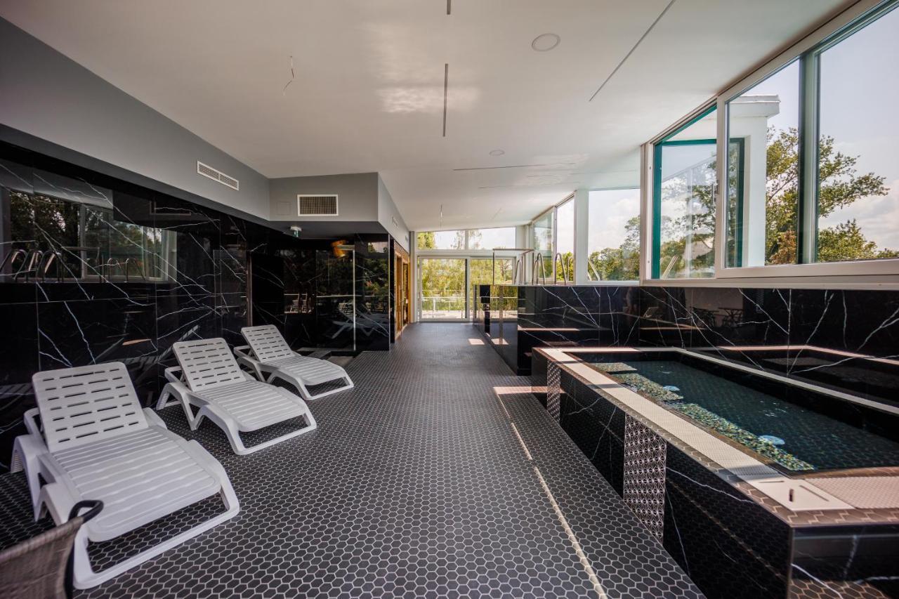 Villa Bauhaus Wellness Apartman 102 希欧福克 外观 照片