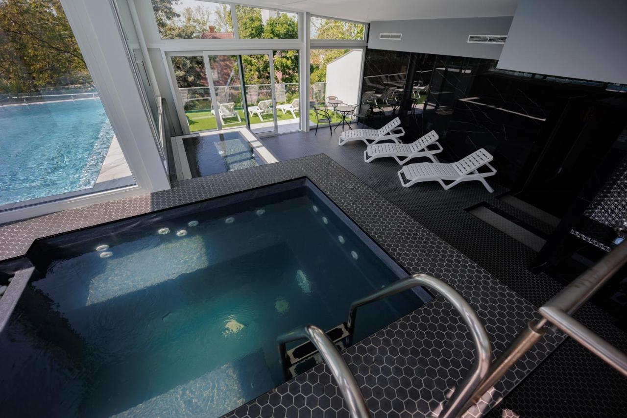 Villa Bauhaus Wellness Apartman 102 希欧福克 外观 照片